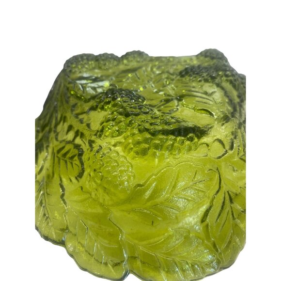Green Depression Glass Berry Bowl With Leaf & Fruit Design - Picture 6 of 6